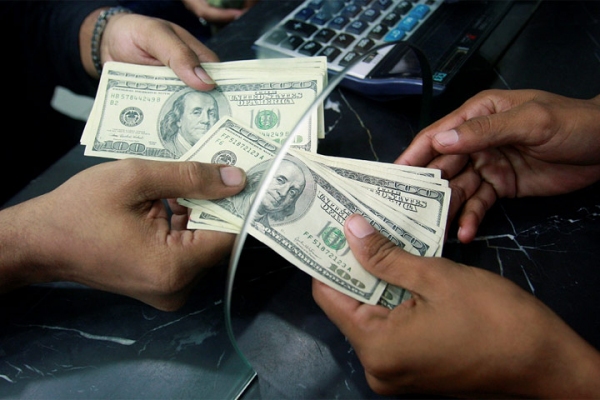 С апреля в Узбекистане начнется продажа наличной иностранной валюты